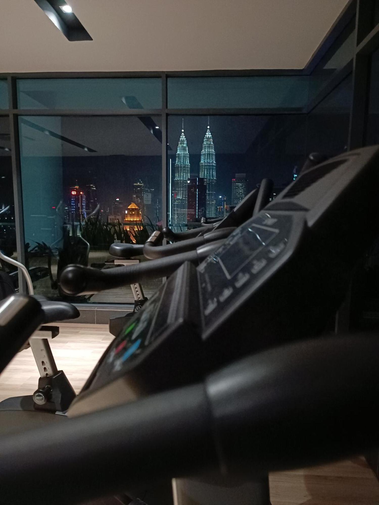 Апартаменты C14B Modern Infinity Pool Klcc Balcony View Куала-Лумпур Экстерьер фото